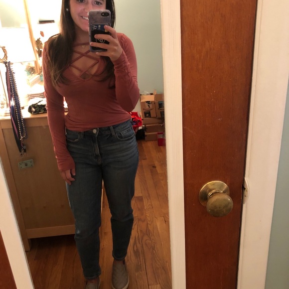 Criss Cross Long Sleeve - Picture 3 of 3